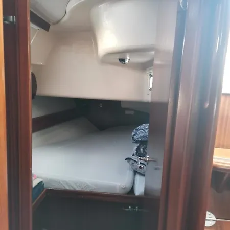 Botel Spacieux Voilier
