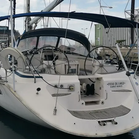 Spacieux Voilier Bateau-hôtel